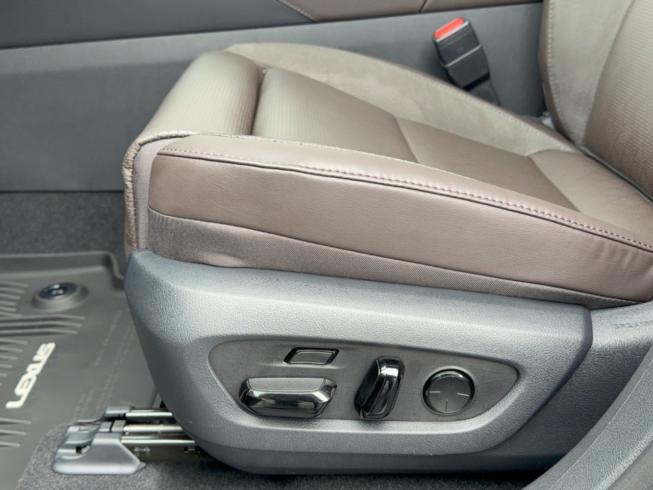 New 2026 Lexus RX 350 AWD/4WD image 16