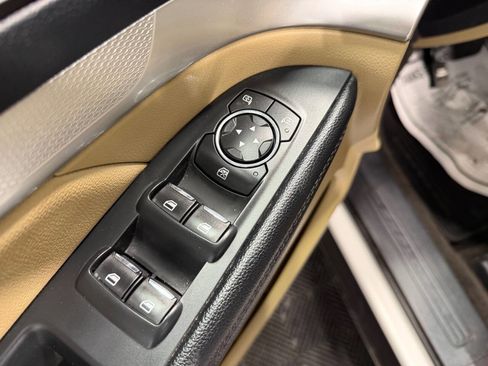 Used 2016 Ford Explorer XLT w/ Equipment Group 202A image 26