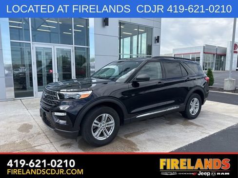 Used 2023 Ford Explorer XLT w/ Equipment Group 202A AWD/4WD image 2