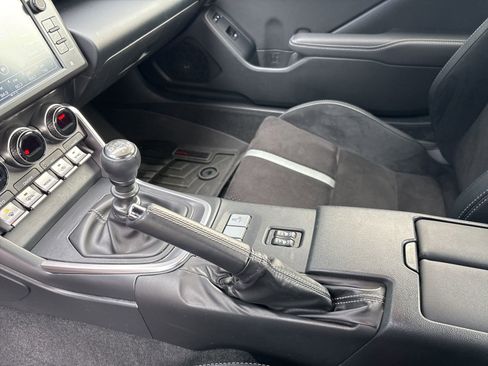 Used 2024 Toyota GR86 Premium image 21