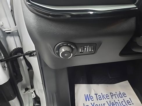 Used 2025 Jeep Compass Trailhawk image 11