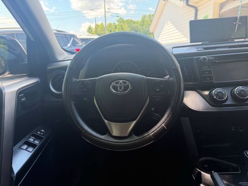 Used 2016 Toyota RAV4 LE FWD image 19