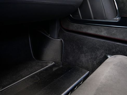 Used 2009 Mercedes-Benz SLR image 36