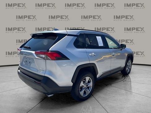 Used 2023 Toyota RAV4 LE AWD/4WD image 5