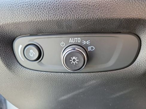 Used 2023 Chevrolet Traverse LT AWD/4WD image 24