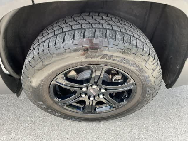Used 2021 GMC Acadia AT4 w/ Trailering Package AWD/4WD image 12