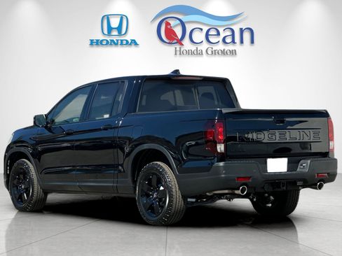 New 2026 Honda Ridgeline Black Edition image 3