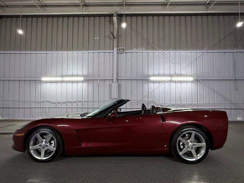 Used 2006 Chevrolet Corvette Convertible w/ Preferred Equipment Group image 29