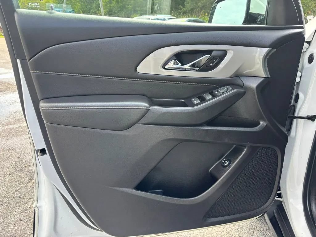 Used 2019 Chevrolet Traverse LT AWD/4WD image 12