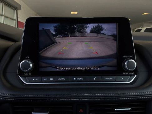 Used 2025 Nissan Rogue SV FWD image 31