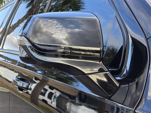 Certified 2022 Chevrolet Suburban RST w/ Luxury Package image 13