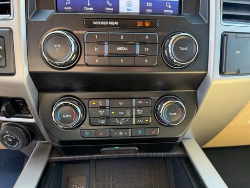 Used 2020 Ford F250 Lariat w/ Lariat Ultimate Package image 35