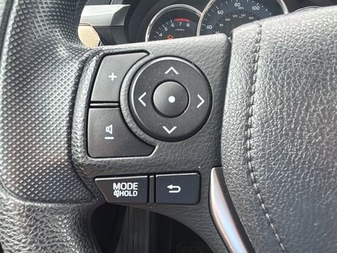 Used 2014 Toyota Corolla LE image 14