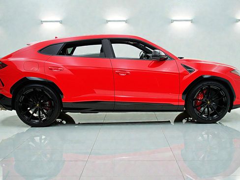 Used 2022 Lamborghini Urus image 18