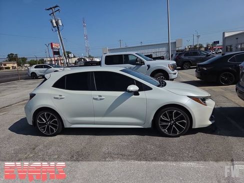 Used 2019 Toyota Corolla XSE FWD image 2