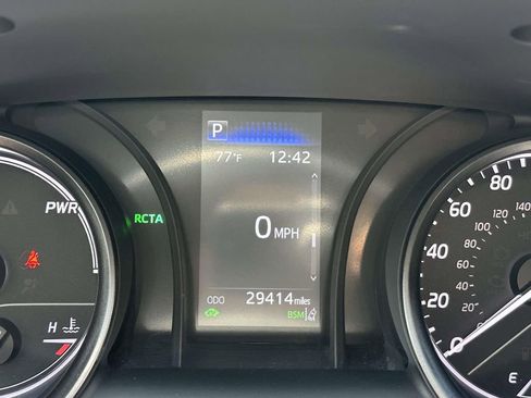 Used 2023 Toyota Camry SE w/ Convenience Package FWD image 15