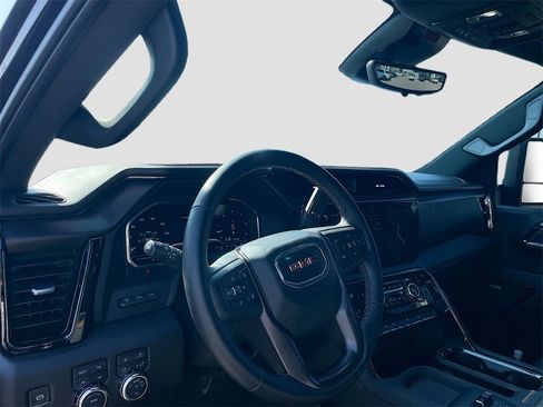 Used 2025 GMC Sierra 2500 AT4 w/ AT4 Premium Plus Package image 12