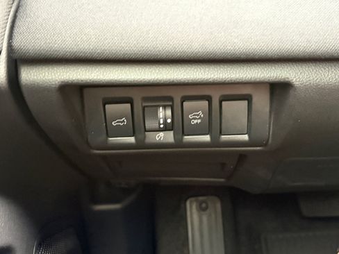Used 2021 Subaru Outback Premium AWD/4WD image 12