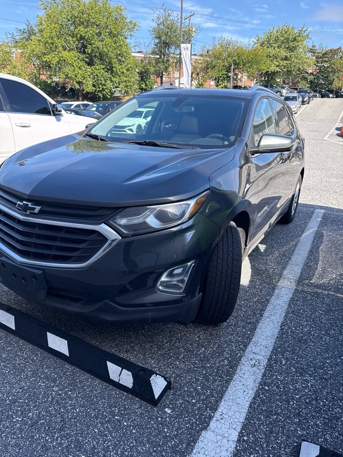 Used 2018 Chevrolet Equinox LT w/ Sun & Infotainment Package AWD/4WD image 3
