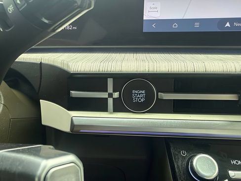Used 2024 Hyundai Santa Fe Calligraphy FWD image 19