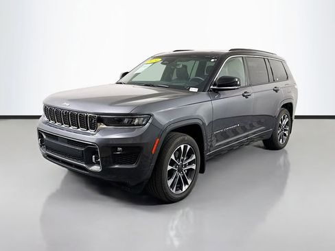 Used 2024 Jeep Grand Cherokee L Overland w/ Advanced Protech Group III image 3