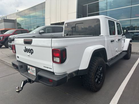 Used 2025 Jeep Gladiator Sport AWD/4WD image 5