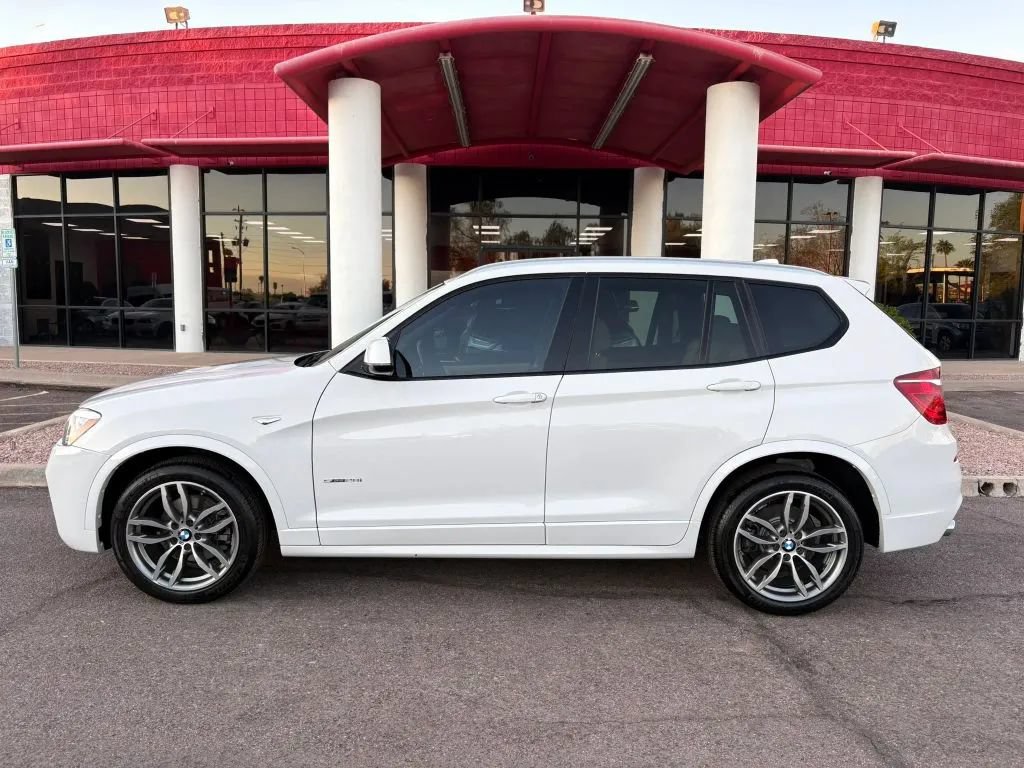 Used 2016 BMW X3 sDrive28i RWD image 2