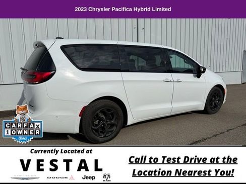 Used 2023 Chrysler Pacifica Limited w/ S Appearance Package FWD image 7