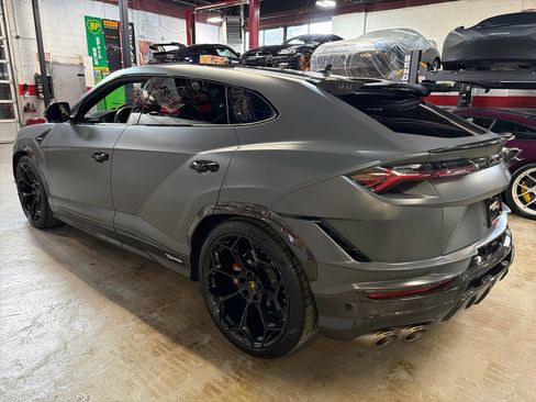 Used 2024 Lamborghini Urus Performante image 9