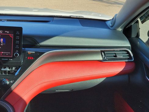 Used 2022 Toyota Camry XSE image 13