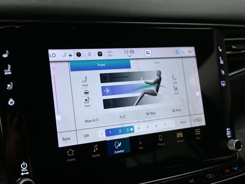 Used 2024 Jeep Wagoneer L Series II w/ Flexible Seating Group image 12