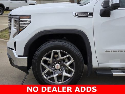 Used 2022 GMC Sierra 1500 SLT w/ SLT Convenience Package image 9