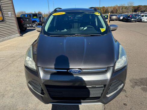 Used 2016 Ford Escape SE w/ Equipment Group 201A image 2
