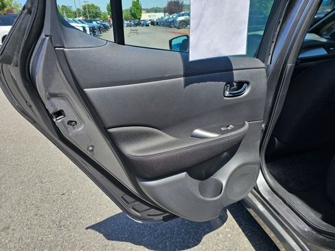 Used 2024 Nissan Leaf S FWD image 19