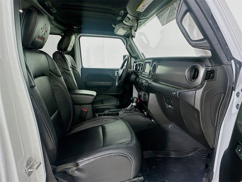 Used 2023 Jeep Gladiator Sport image 9