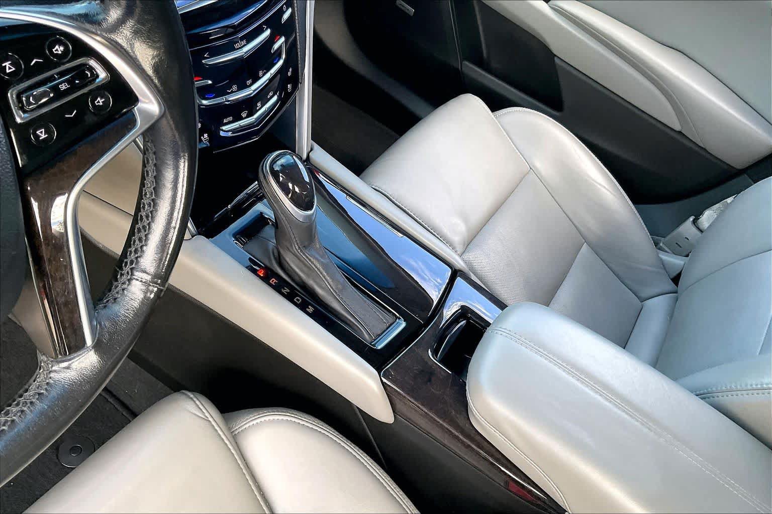 Used 2015 Cadillac XTS Luxury w/ Driver Awareness Package FWD image 16