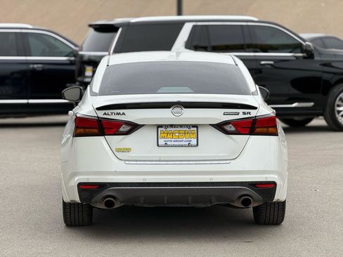 Used 2022 Nissan Altima 2.5 SR w/ Midnight Edition Package FWD image 6