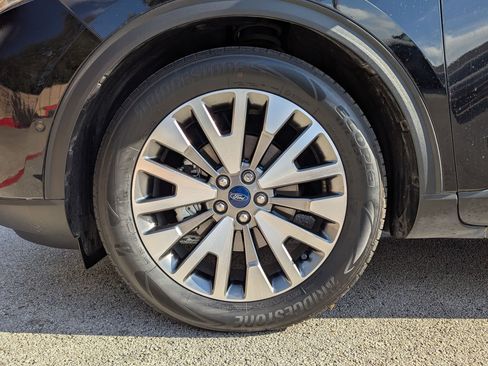 Used 2020 Ford Escape Titanium image 30