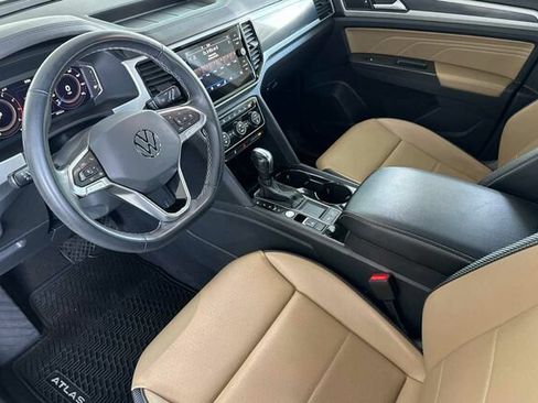 Certified 2022 Volkswagen Atlas Cross Sport SE FWD image 10
