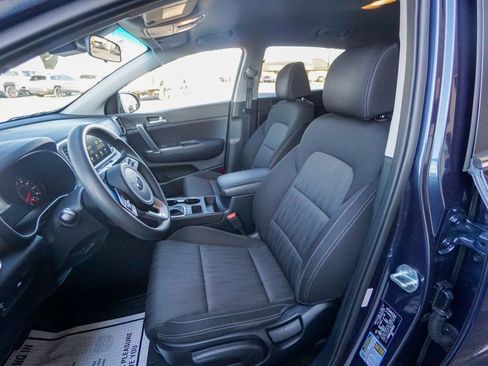 Used 2022 Kia Sportage LX image 11