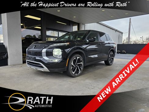 Used 2024 Mitsubishi Outlander SE image 4