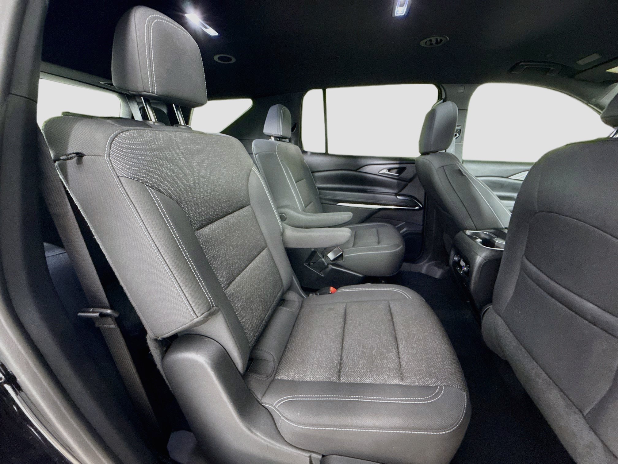 Used 2024 Chevrolet Traverse LT w/ Trailering Package FWD image 30