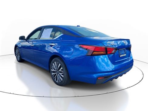 Used 2025 Nissan Altima 2.5 SV FWD image 6