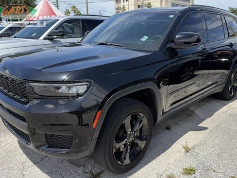 Used 2023 Jeep Grand Cherokee L Laredo AWD/4WD image 1