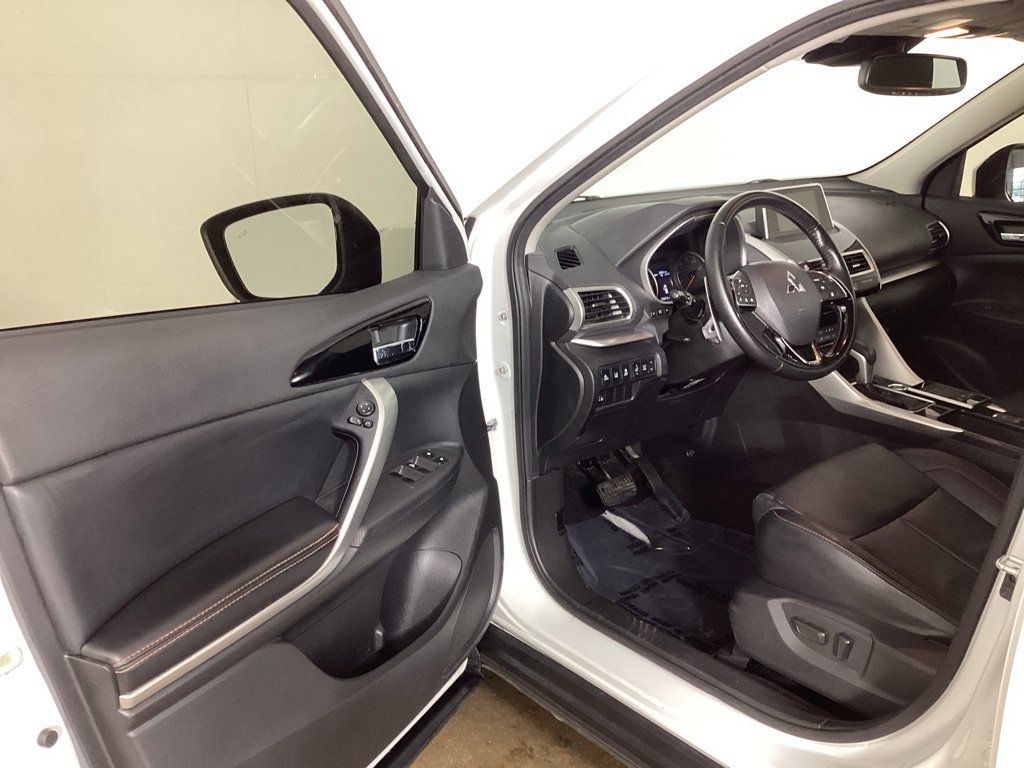Used 2018 Mitsubishi Eclipse Cross SEL AWD/4WD image 9