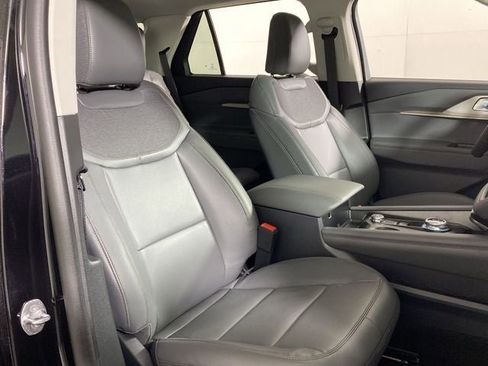 New 2025 Ford Explorer Active w/ Active Comfort Package image 13