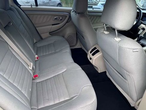 Used 2014 Ford Taurus SE FWD image 10