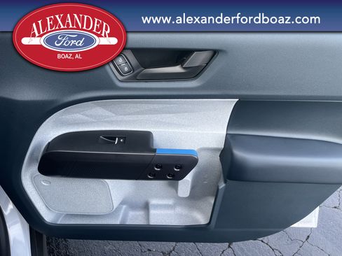 New 2025 Ford Maverick XLT image 16