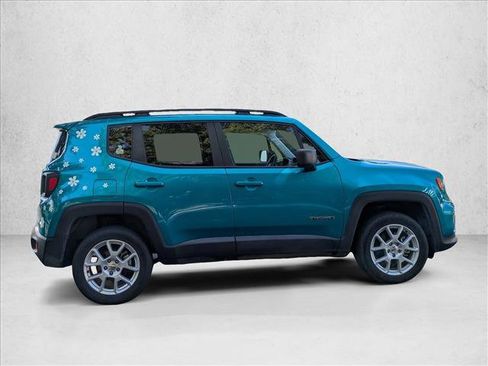 Used 2022 Jeep Renegade Latitude w/ Sun/Sound Group AWD/4WD image 4