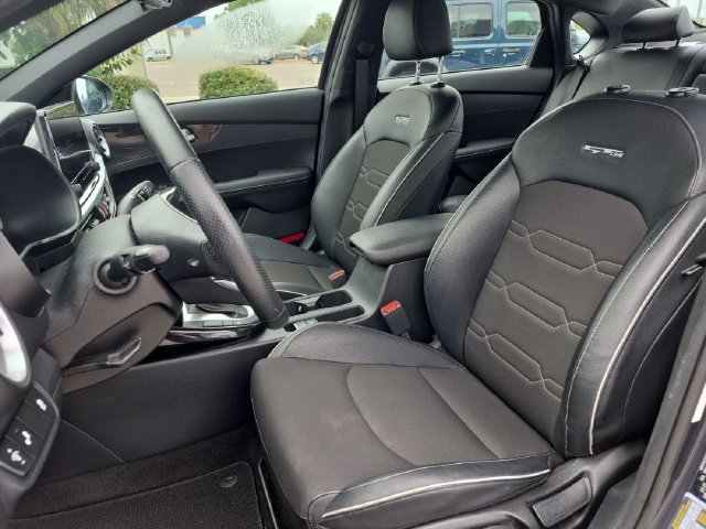 Used 2022 Kia Forte GT-Line w/ GT-Line Premium Package FWD image 11